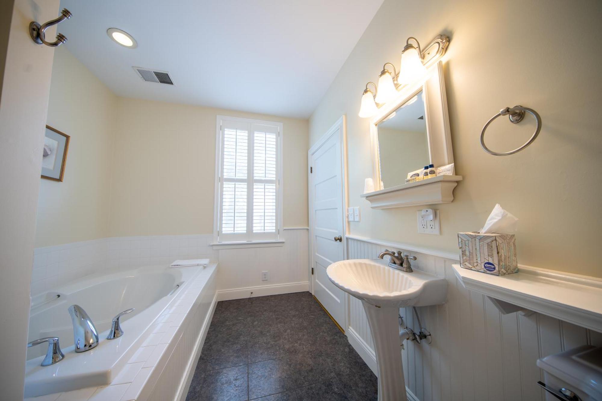 The Edenton Collection-The Granville Queen Inn חדר תמונה